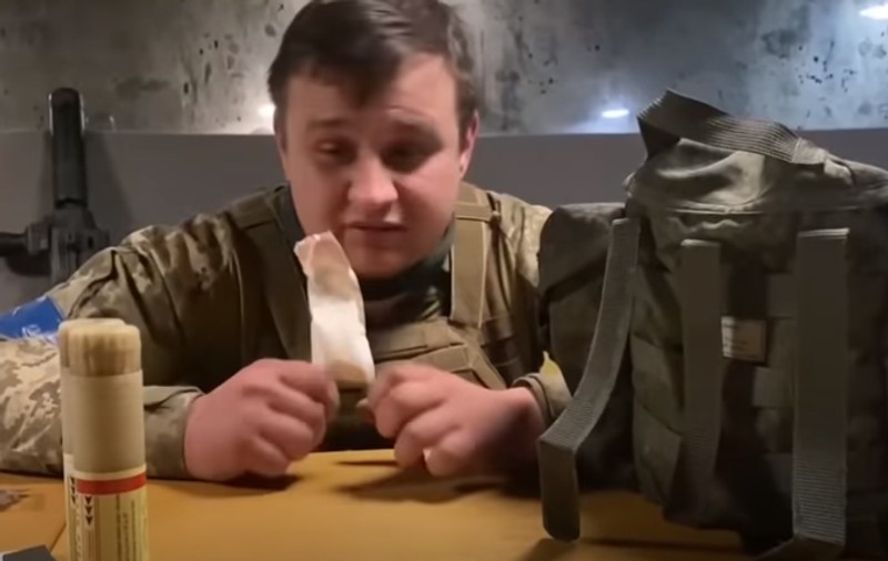 Ce au găsit ucrainenii în ranița unui soldat rus luat prizonier. „Principiile sovietice au rămas în picioare”