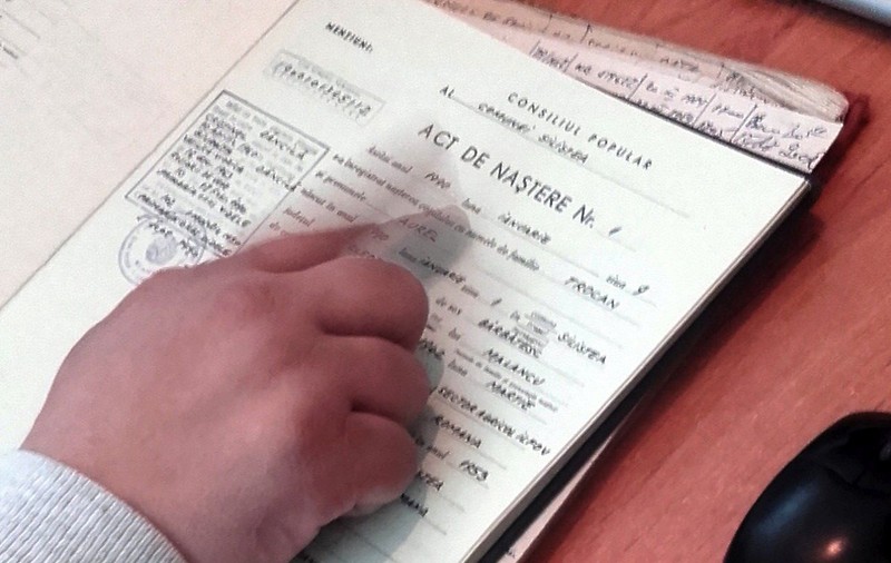 Libertatea își face datoria până la capăt. Pe urmele certificatului de naștere al lui Victor Dăncilă: "Nici premierului nu-i putem da informațiile!" - VIDEO