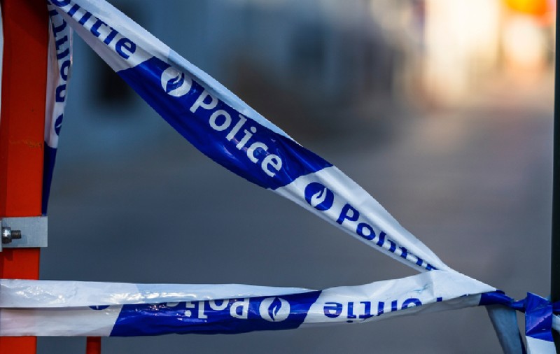 Un român care și-a dus soția la spital, în Belgia, după ce a găsit-o dimineață în pat fără suflare, a fost arestat și a recunoscut că seara „i-a dat o bătaie”