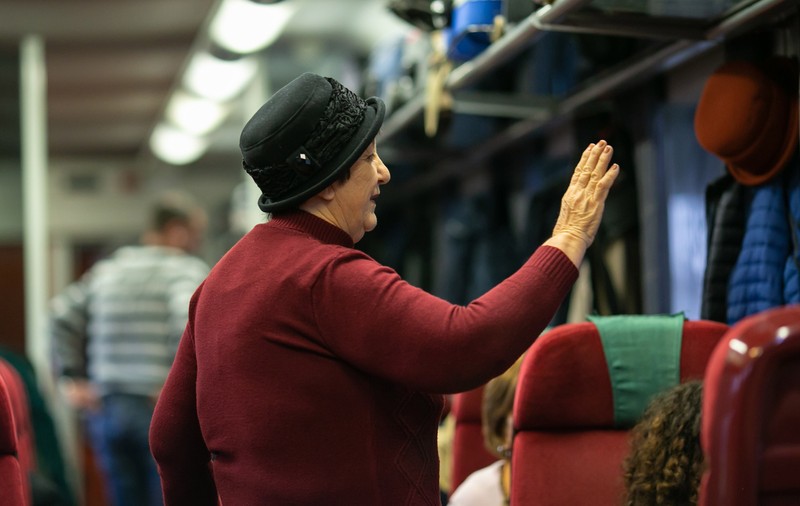 10 ore în 5 minute. De la București la Timișoara, cu trenul, în zi de alegeri. Între „Am votat cu cine mi-a mărit pensia” și „Acum abia scăpăm de comuniști”