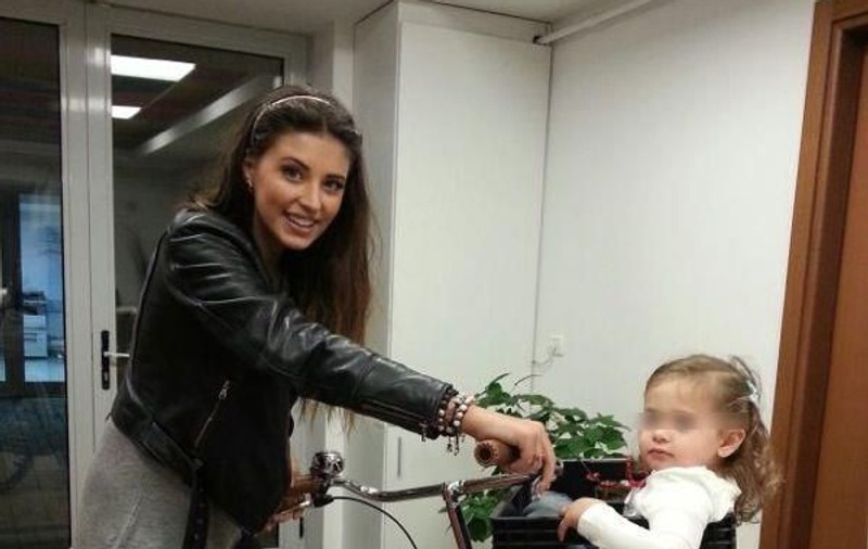 Drama Antoniei! Cântăreața nu și-a mai văzut fiica de 3 luni?