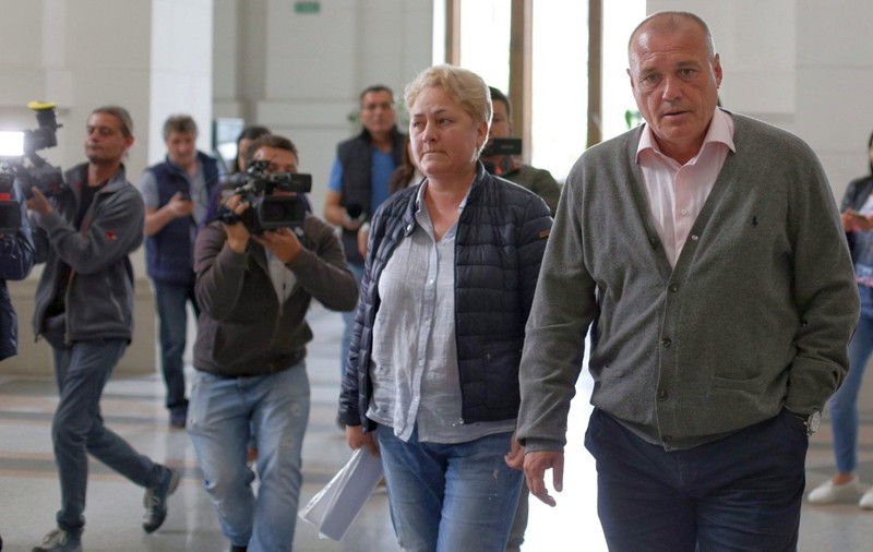 S-a pensionat judecătoarea Elena Burlan, soția lui Marcel Pușcaș, acuzată de DNA că a luat mită de la interlopi