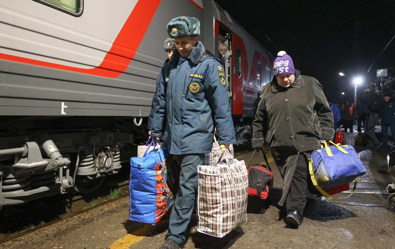 Război în Ucraina, ziua 427 | Moscova a început relocarea pe scară largă a rușilor și altor minorități din Rusia în teritoriile ocupate