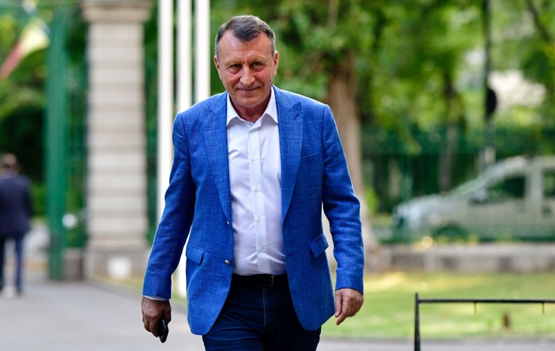 Un lider PSD dă cărțile pe față după 6 luni: „Paul Stănescu ne-a spus la Vila Lac să-i dăm voturi lui George Simion la alegerile din 2024”