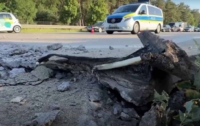 Autostrăzile din Germania se crapă din cauza căldurii record: „Dacă nu se răcesc suficient noaptea, cimentul se înmoaie”