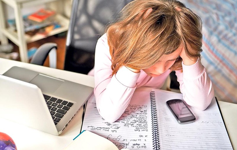 Aleşii vor mai mulţi psihologi în şcoli. Statistică: 150.000 de copii din România suferă de depresie