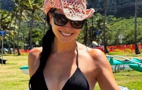 Corina Caragea se bucură de cadoul de lux primit de la șefii PRO TV, pe plajă în Hawaii: „M-am îndrăgostit din nou”