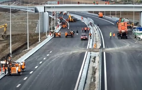 Lucrări la lotul 1 Săucești - Trifești al Autotrăzii Bacău - Pașcani