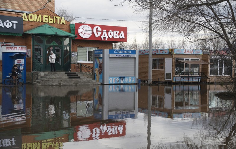 Putin îi ceartă pe guvernatorii zonelor inundate, după ce oamenii au refuzat să fie evacuați de teama jafurilor