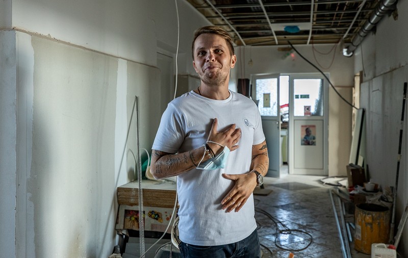 Codin Maticiuc îi dă exemplu statului de bani gata, renovând secţia de Oncologie Pediatrică de la Spitalul Fundeni: ”După etajul 7, mă apuc şi de alte etaje!”