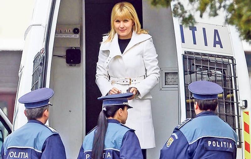 ELENA UDREA, O NOUĂ ZI CU SABIA DEASUPRA CAPULUI! Fosta șefă a PMP a ajuns la DNA
