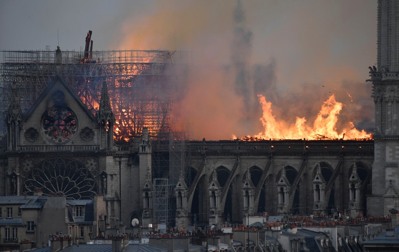 Bogătașii Franței nu au dat banii promiși pentru reconstrucția Notre Dame. Doar 10% din donațiile anunțate au fost virate