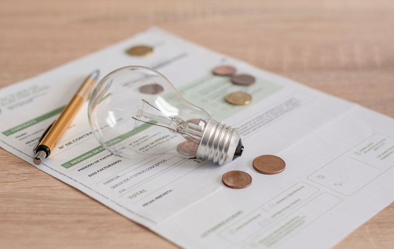 Care sunt categoriile de consumatori care trebuie să depună declarație pentru a obține cel mai mic preț la energie