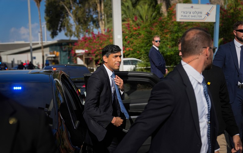 Benjamin Netanyahu afirmă că asaltul Hamas a avut ca scop să deturneze eforturile de pace din Orientul Mijlociu și îi cere ajutor lui Rishi Sunak
