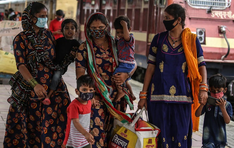 State din India vor să introducă politica celor 2 copii și să ofere stimulente pentru sterilizare