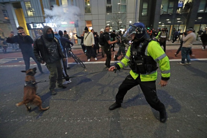 Proteste violente la Bristol FOTO: Profimedia