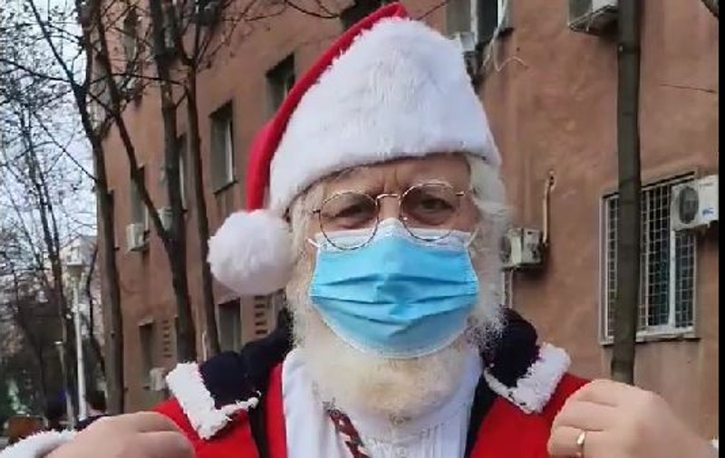 RO Vaccinare: Cum a fost salvat „Moș Crăciun” de medici: „Șapte zile am stat legat la oxigen, perfuzii și am fost salvat”