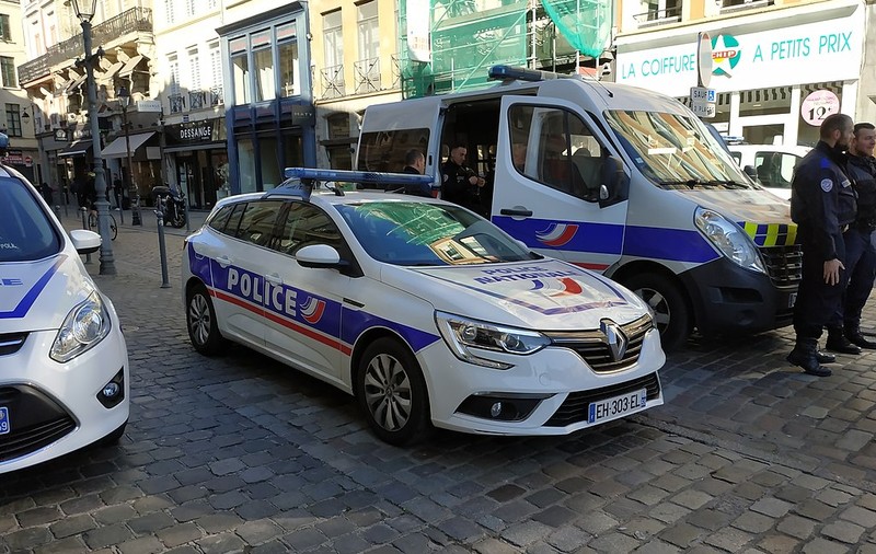 Doi români, judecați în Franța pentru trafic de persoane