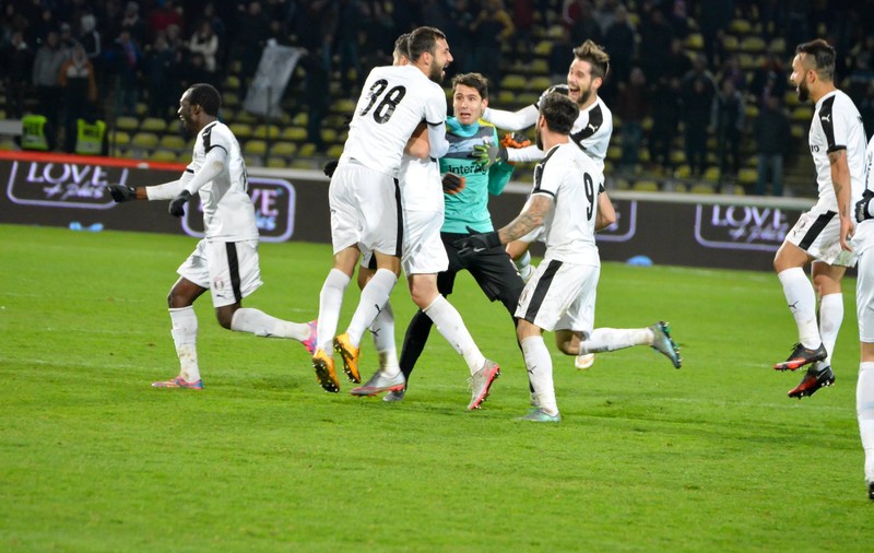 Fotbaliștii Astrei Giurgiu fac legea în Liga 1, după o rețetă financiară incredibilă. ^Pentru victoria cu Steaua, astralii au luat o primă de Liga 2