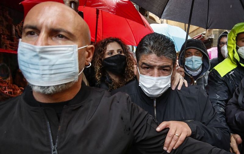 A murit Hugo Maradona. Fratele legendarului fotbalist Diego Maradona avea 52 de ani
