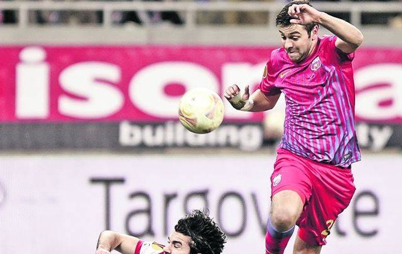 Victor Becali, DEZVĂLUIRI! Vezi CÂT CÂŞTIGĂ golgheterul Stelei, Raul Rusescu