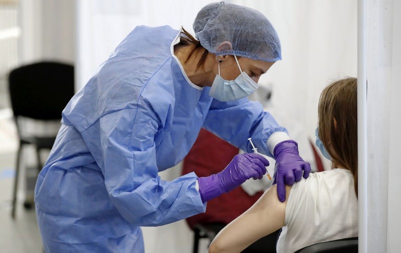 EMA, despre a patra doză de vaccin anti-COVID: Nu există date care să susțină această abordare