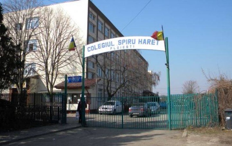 UPDATE: Profesoara înjunghiată de un fost elev într-un liceu din Ploieşti a suferit un şoc hemoragic și a fost operată de urgență