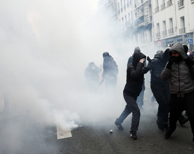 Noi proteste în Franţa faţă de reformarea sistemului de pensii. Au fost incidente între forțele de ordine și manifestanți