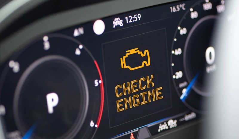 Martorul galben Check Engine. Sursă foto: Shutterstock