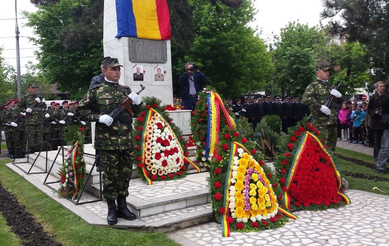 Parlamentarii PMP vor ca aleșii din Legislativ să poată depune coroane, în cadrul ceremoniilor oficiale