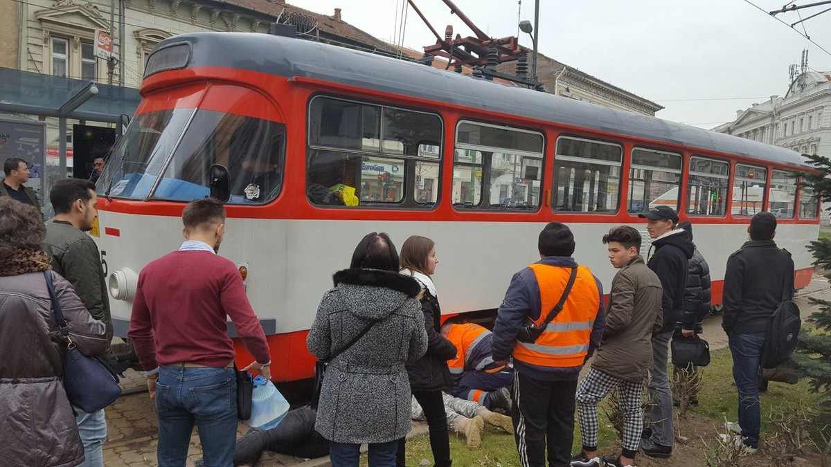 Fetiță călcată de tramvai la Arad