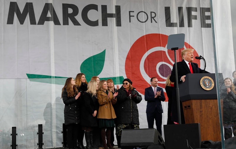 Trump a participat la marșul anti-avort de la Washington: ”Fiecare copil este un dar sacru de la Dumnezeu”