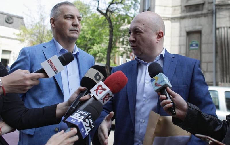 Codrin Ștefănescu și Mircea Drăghici, la DNA pentru a depune plângere. Cei doi acuză interferențe ale procurorilor în activitatea partidului