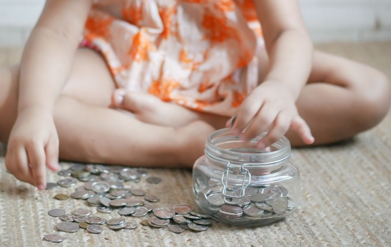 Creșterea unui copil depășește 174.000 de euro până la 18 ani, în Germania. Sursă foto: Envato