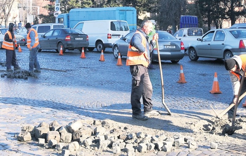 De luna viitoare şi până în iunie, Capitala va fi «ciuruită» de noi lucrări