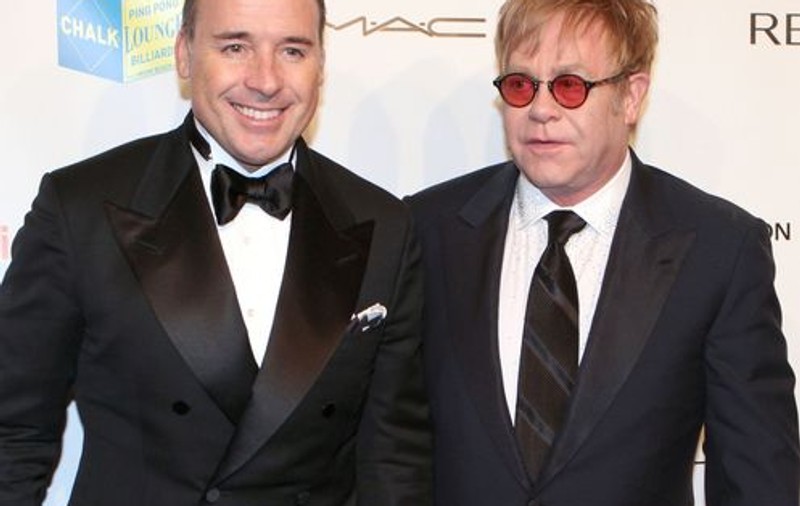 Elton John: ”Fiul meu va fi marginalizat pentru că provine dintr-o familie cu doi tați”