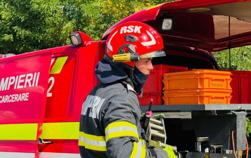 Un microbuz plin cu pasageri s-a izbit de o mașină la Mateești.Foto: Inspectoratul General pentru Situații de Urgență