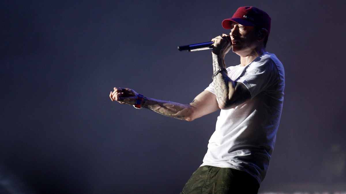 Eminem îl atacă din nou pe Trump