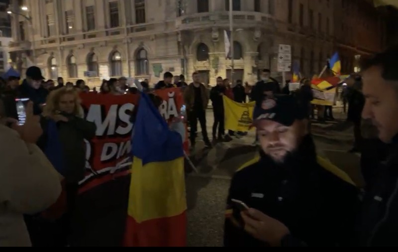 Amenzi de 50.000 de lei după protestul împotriva vaccinării promovat de George Simion, din București