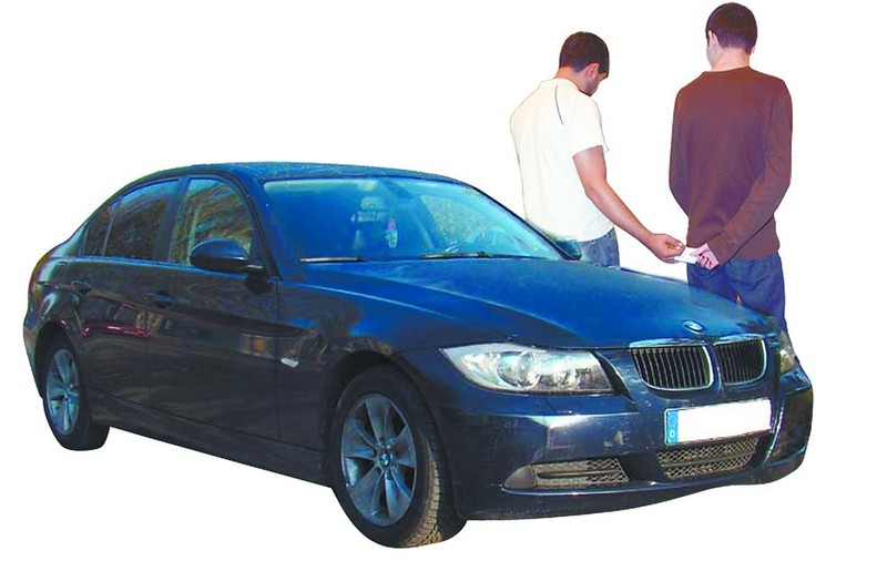 23 de reţele de poliţişti, în mafia maşinilor furate