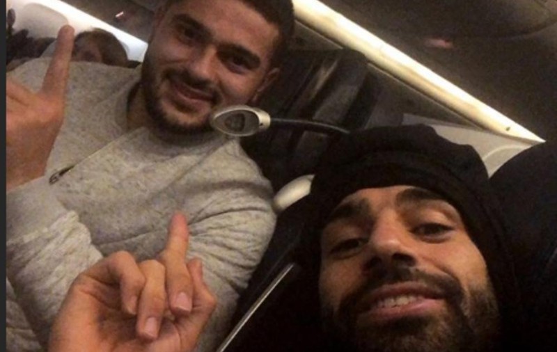 Un mare fotbalist a călătorit cu trenul cu o cagulă pe cap pentru a nu fi recunoscut!