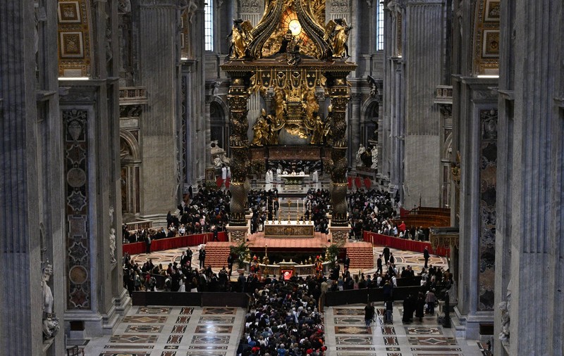 Cine transmite în România înmormântarea Papei Francisc: întreaga zi îi va fi dedicată Suveranului Pontif