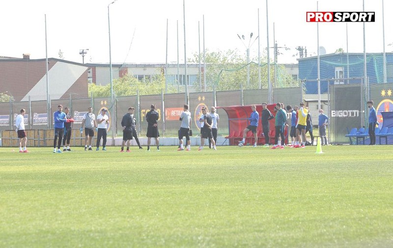VIDEO | FCSB s-a antrenat fără să respecte măsurile de distanțare. Poliția s-a autosesizat. Ce riscă clubul și jucătorii