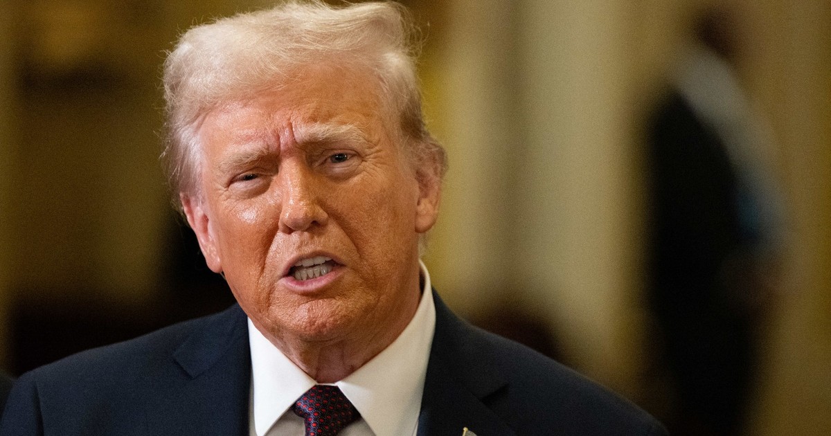 Donald Trump surprins după o întâlnire cu republicanii din Senat la Capitoliul SUA.