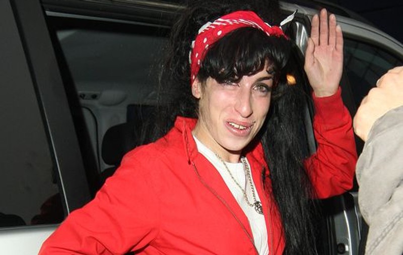 Amy Winehouse nu poate concerta în SUA