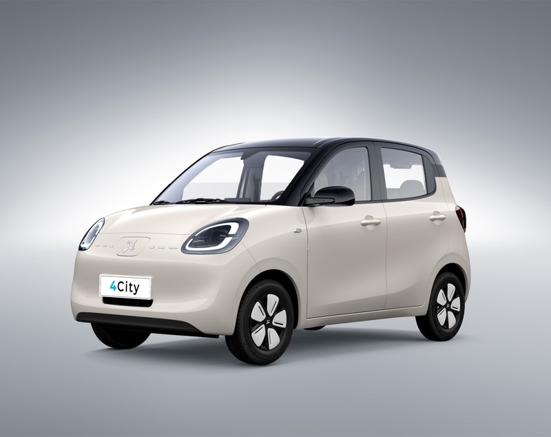Allview 4City, prima mașină electrică urbană care poate fi condusă de la 16 ani: are 5 uși și promite o autonomie de până la 300 de kilometri