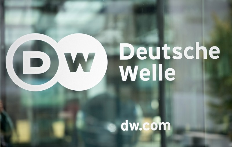 Rusia închide redacția Deutsche Welle din Moscova, la o zi după ce Germania a interzis Russia Today