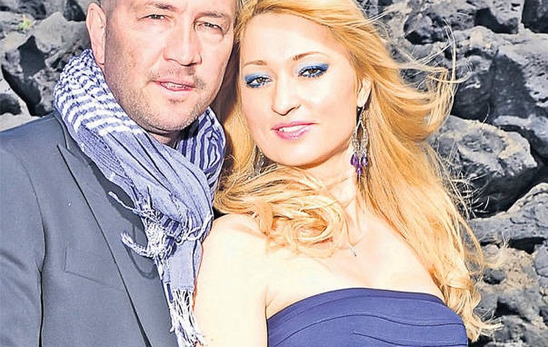 RALUCA ZENGA NU-ŞI MAI ÎNCAPE ÎN PIELE! UITE CUM ÎŞI RIDICĂ ÎN SLĂVI SOŢUL!