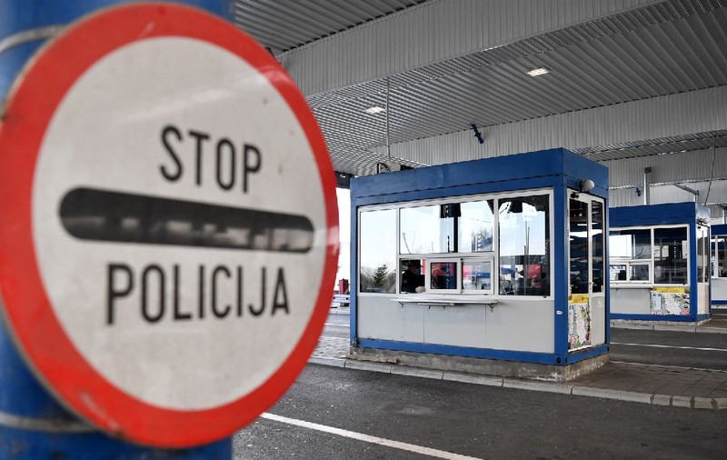 Un șofer român a fost oprit și arestat de polițiști pe autostrada A3 din Croația. Ce au descoperit agenții în mașina bărbatului