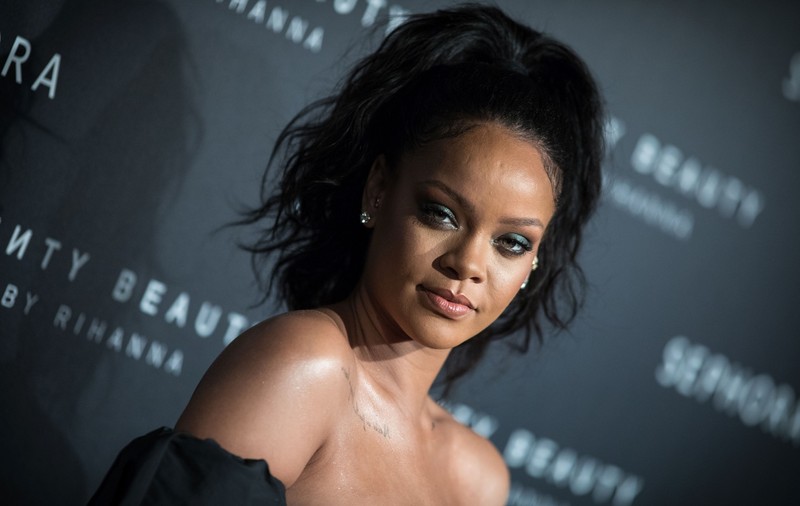 Rihanna donează 2 milioane de dolari pentru victimele violenței domestice din timpul pandemiei de COVID
